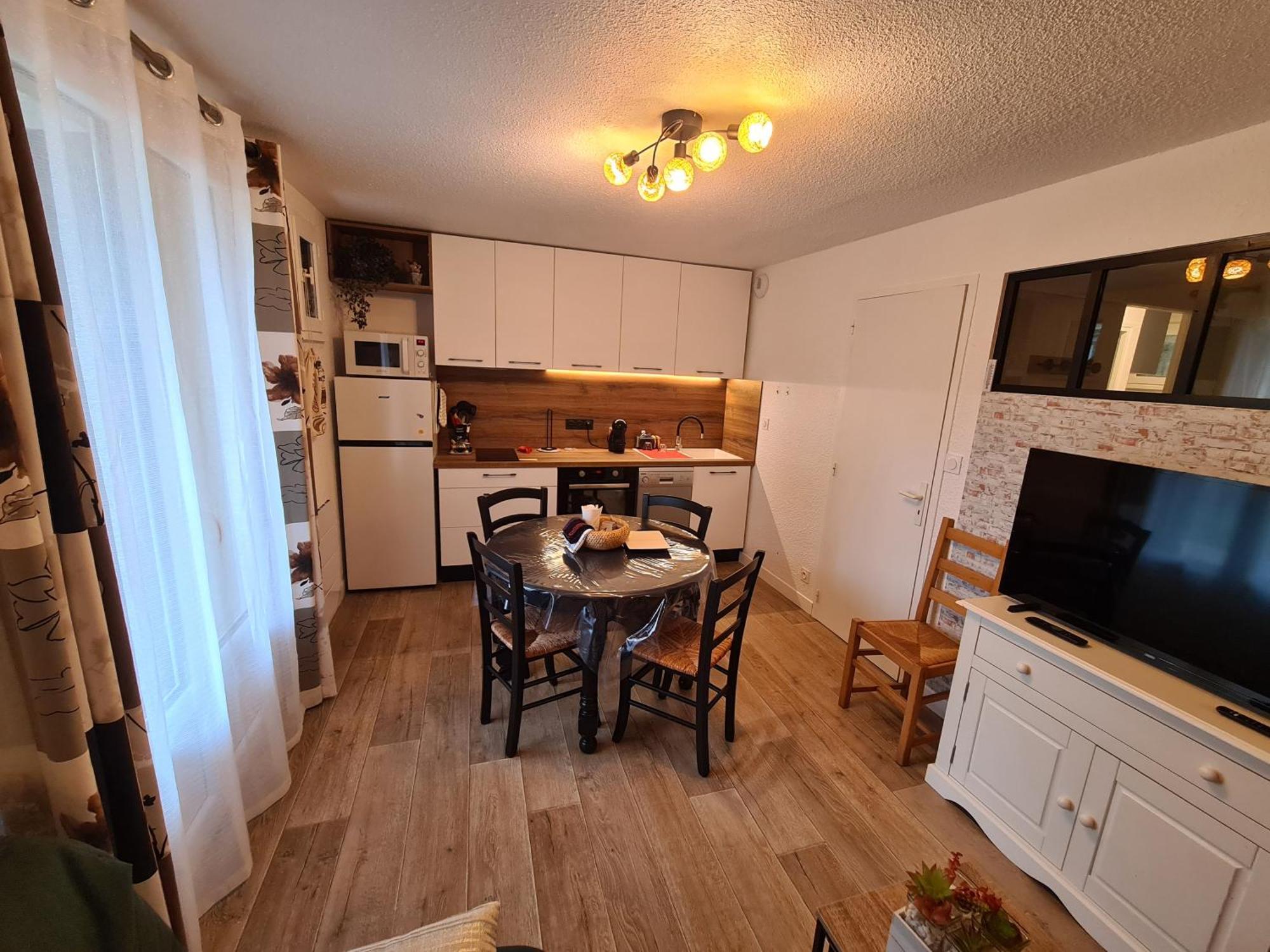 Escapade Montagne En Famille, Appartement Cosy Avec Piscine Couverte Bielle 외부 사진